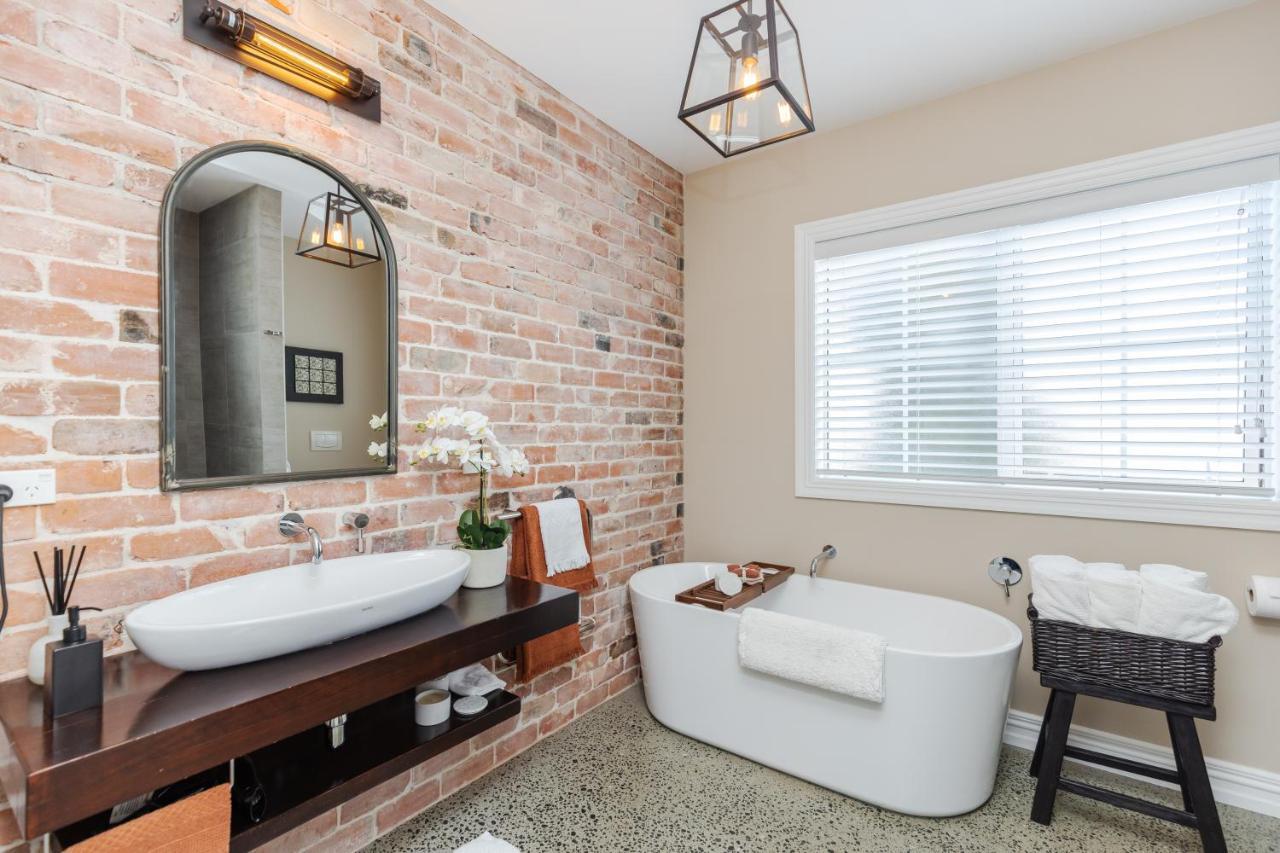 Sweet Magnolia 1 Or 2 Bedroom Suite St Kilda Cambridge With Complimentary Continental Breakfast מראה חיצוני תמונה