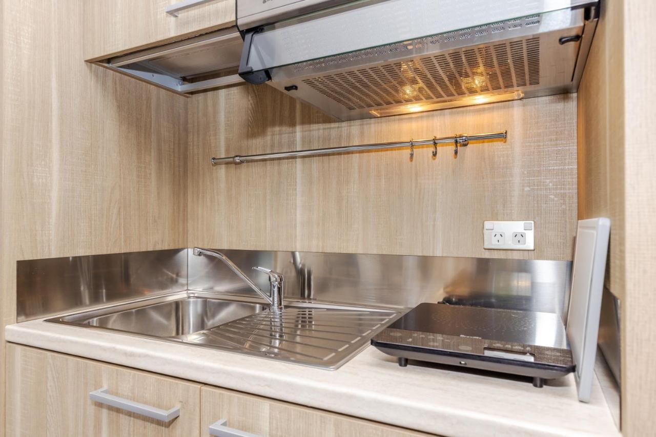 Sweet Magnolia 1 Or 2 Bedroom Suite St Kilda Cambridge With Complimentary Continental Breakfast מראה חיצוני תמונה