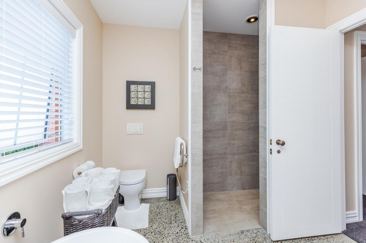 Sweet Magnolia 1 Or 2 Bedroom Suite St Kilda Cambridge With Complimentary Continental Breakfast מראה חיצוני תמונה