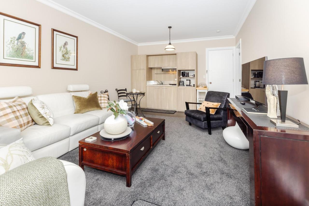 Sweet Magnolia 1 Or 2 Bedroom Suite St Kilda Cambridge With Complimentary Continental Breakfast מראה חיצוני תמונה