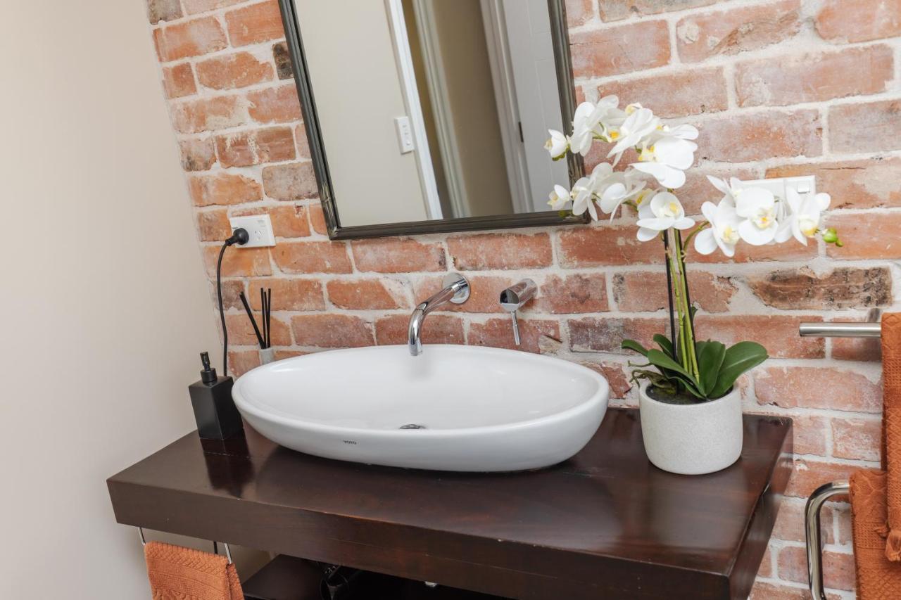Sweet Magnolia 1 Or 2 Bedroom Suite St Kilda Cambridge With Complimentary Continental Breakfast מראה חיצוני תמונה