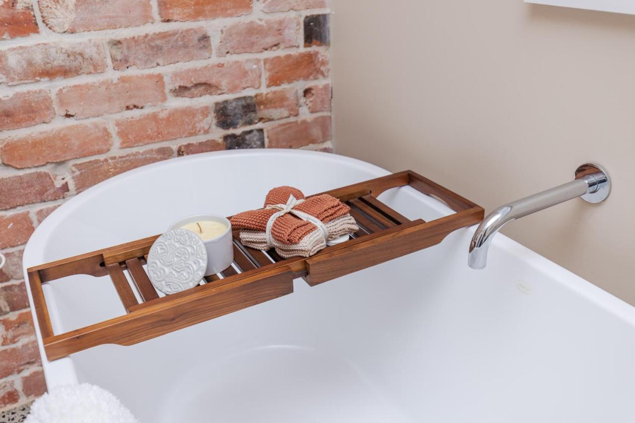Sweet Magnolia 1 Or 2 Bedroom Suite St Kilda Cambridge With Complimentary Continental Breakfast מראה חיצוני תמונה