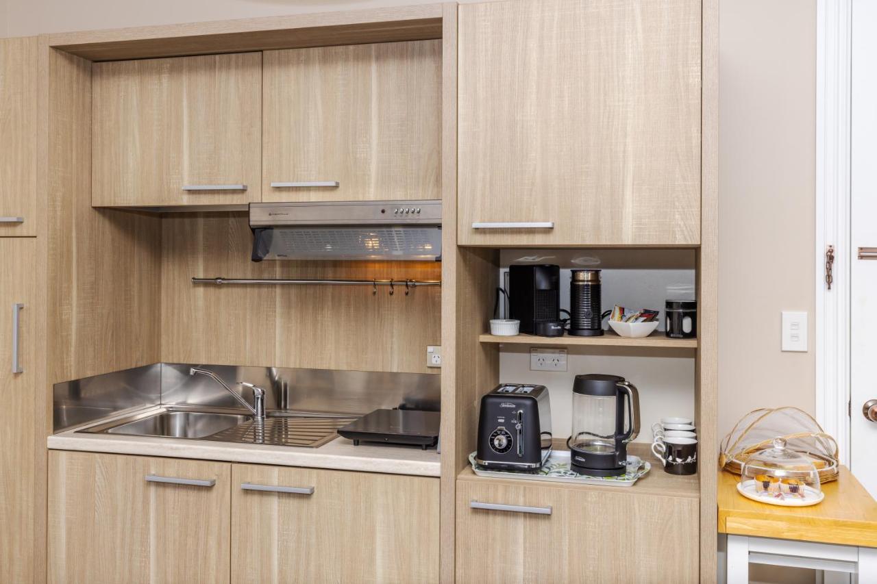 Sweet Magnolia 1 Or 2 Bedroom Suite St Kilda Cambridge With Complimentary Continental Breakfast מראה חיצוני תמונה