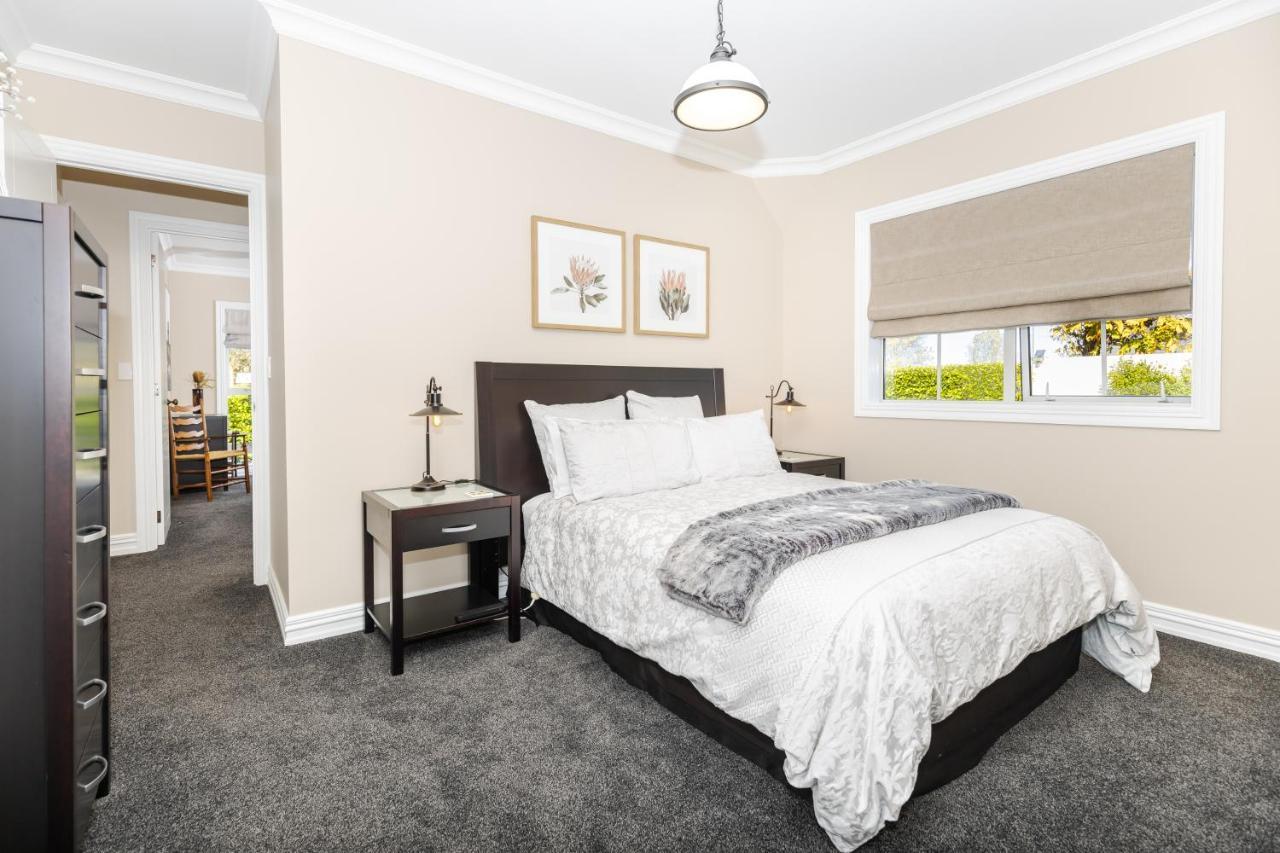 Sweet Magnolia 1 Or 2 Bedroom Suite St Kilda Cambridge With Complimentary Continental Breakfast מראה חיצוני תמונה